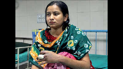 Fingers saved, woman to be home by Shashthi