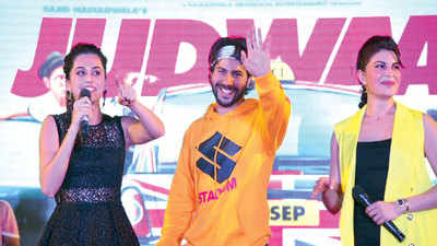 Varun Dhawan, Jacqueline Fernandez and Taapsee Pannu shake a leg with crowd in Delhi
