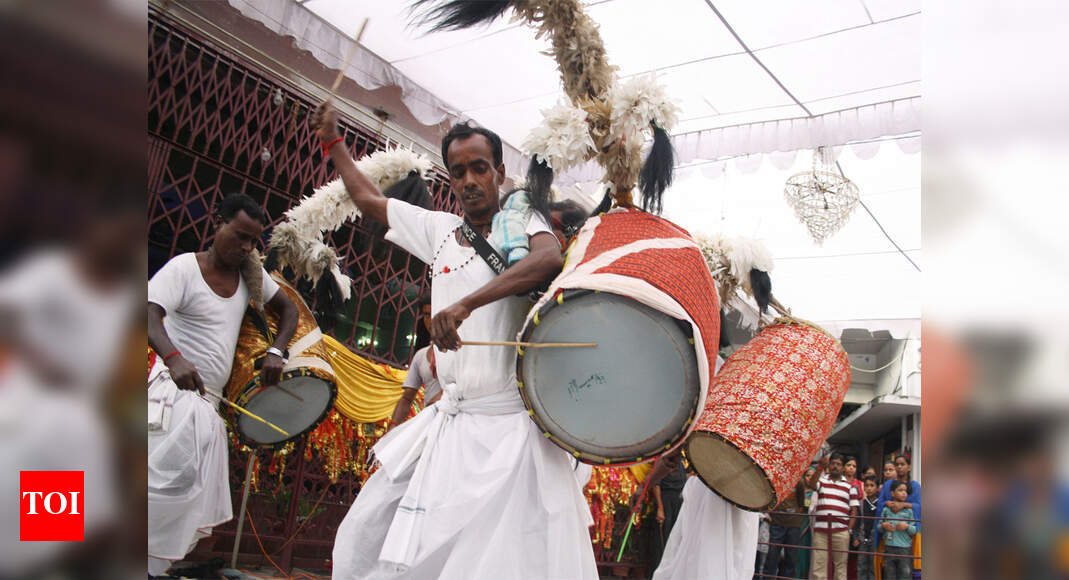Dhak beats to conjure up sound & sight of festival | Pune News - Times ...