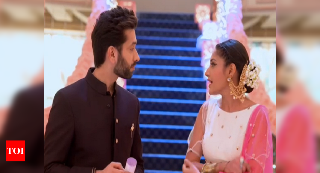 Ishqbaaz Written Update September Anika And Shivaay S Mehendi Function Begins Times