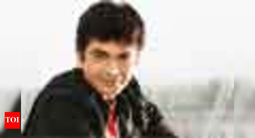 Raja Chowdhary's fan following - Times of India
