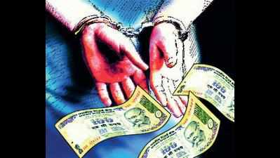 Two female cops held taking bribe in Junagadh