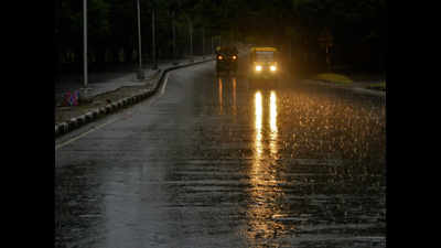 Heavy rain, devotee rush hit traffic in Vijayawada