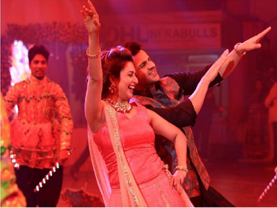 Divyanka Tripathi and Vivek Dahiya celebrating Navratri in Indore looks so much fun