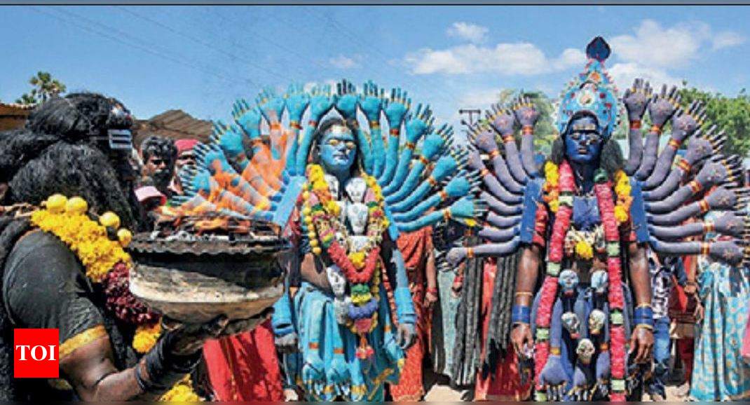 Kulasekarapattinam: Kulasekarapattinam basks in colourful Dussehra ...