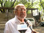 Shyam Benegal attends the funeral of Tom Alter
