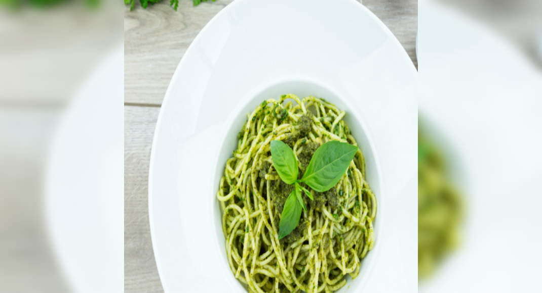 green-pasta-with-coconut-recipe-how-to-make-green-pasta-with-coconut