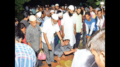 Hindu man laid to rest with Muslim rites