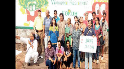 At Wanowrie, 40 citizens help transform an ugly wall