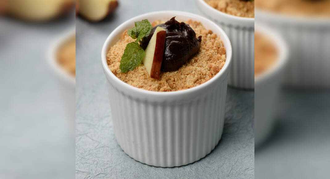 Chocolate and Apple Crumble Recipe: How to Make Chocolate and Apple Crumble Recipe | Homemade Chocol