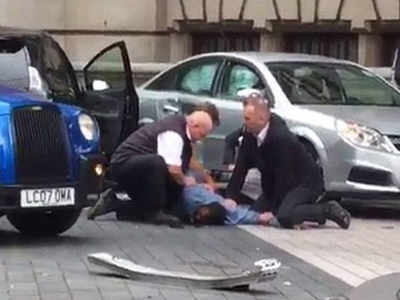 Car hits pedestrians near London museum, 1 arrested