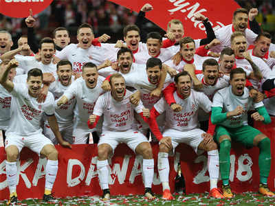 Lewandowski helps Poland seal World Cup berth with Montenegro win