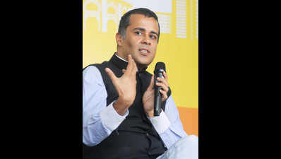 Chetan Bhagat gets trolled for criticising SC ban on fire crackers