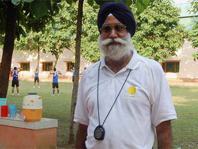 Boxing coach Sandhu gets national award for senior citizens