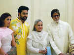 Amitabh Bachchan, Shweta Nanda, Jaya Bachchan, Abhishek Bachchan