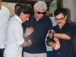 Shah Rukh Khan with Saeed Mirza and Ashoke Pandit
