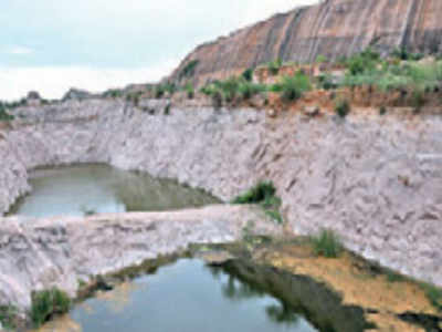 Perilous pits in abandoned stone quarries claim many lives | Chennai ...