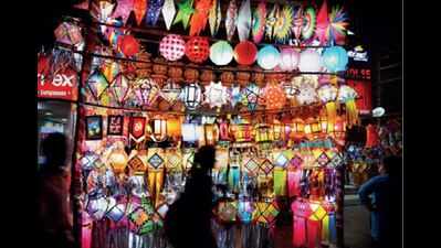 Rain dampens sale of eco-friendly lanterns, plastic ones find favour