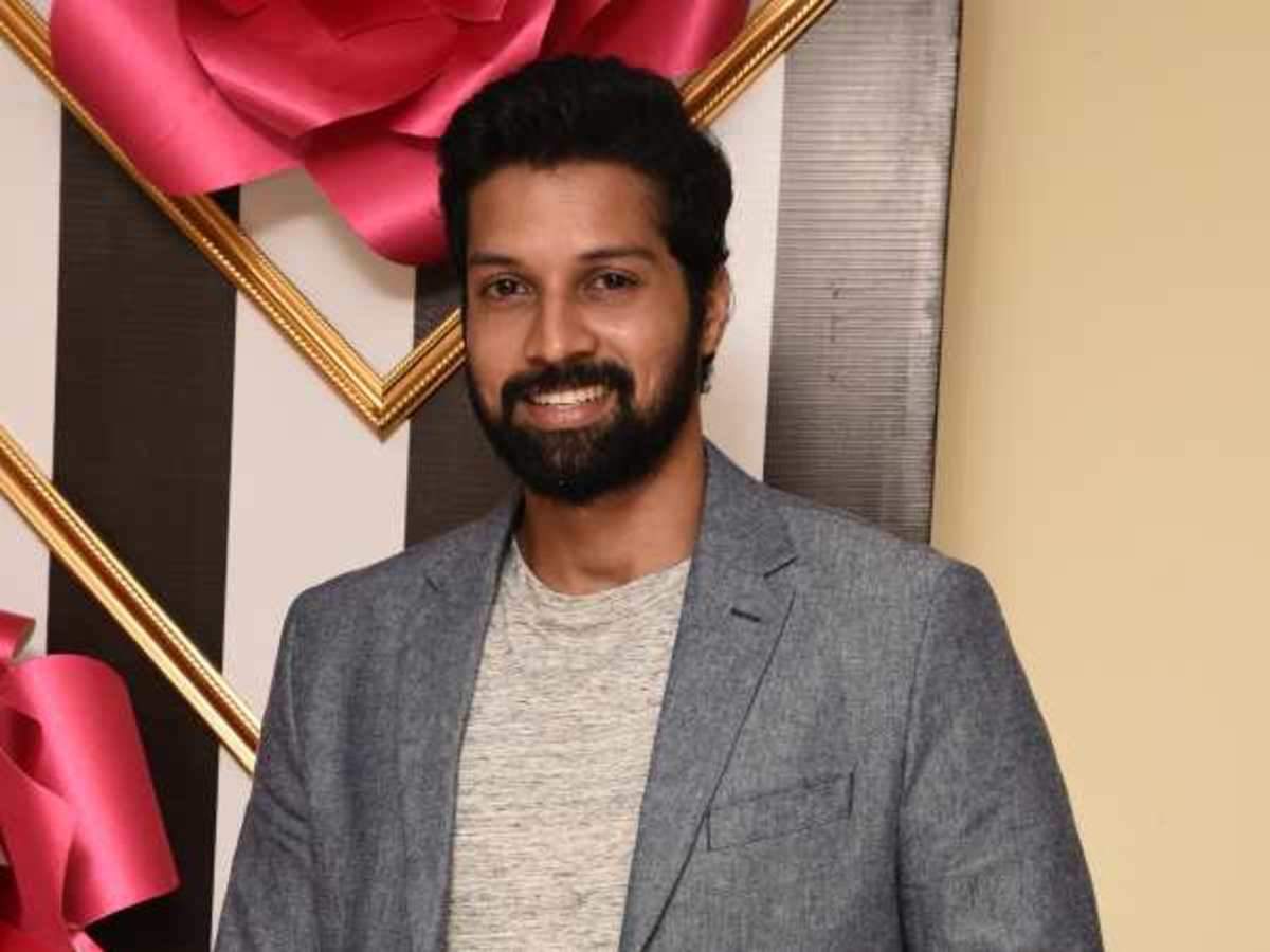 santhosh prathap: Santhosh Prathap to play a crucial role in Mr  Chandramouli | Tamil Movie News - Times of India