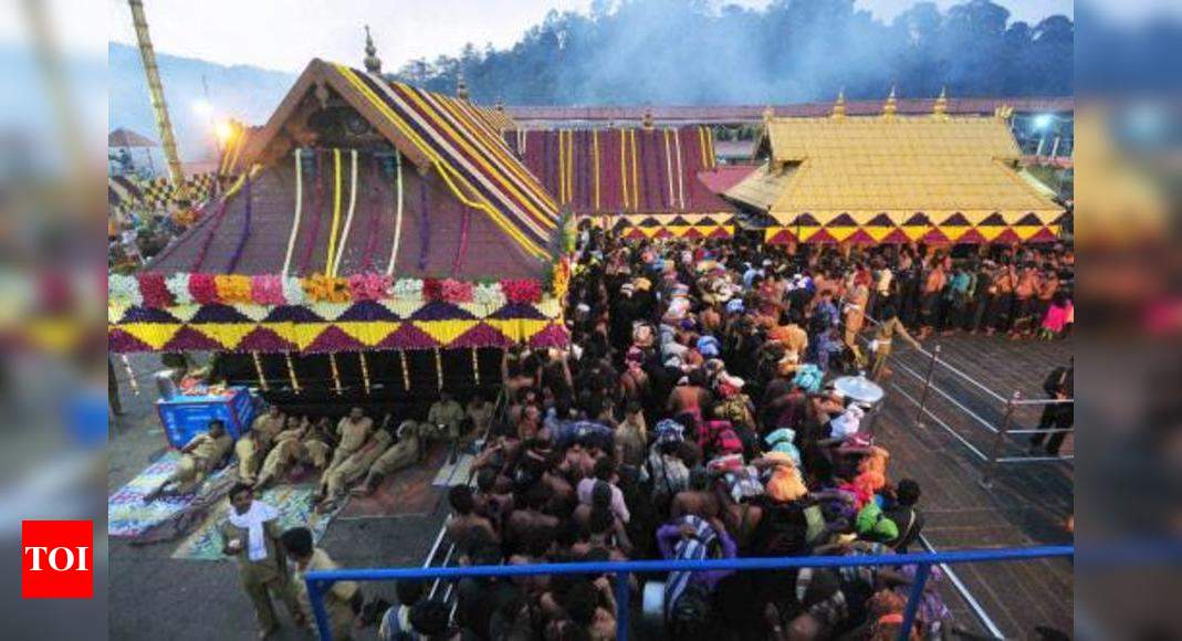 Womens Entry In Sabarimala Supreme Court Refers Matter To Constitution Bench India News 2301
