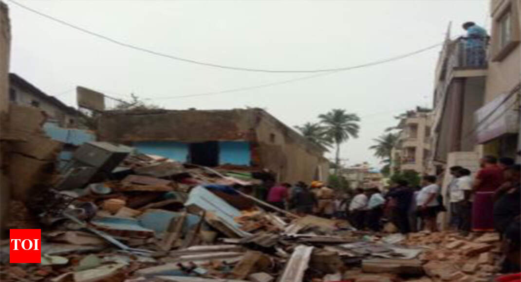 Cylinder blast in Bangalore Six killed in cylinder explosion in east