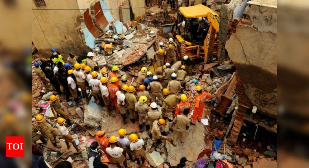 Bengaluru Building Collapse: Rescue Team, Dog Squad Sift Through Debris ...