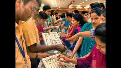 Slow start to Dhanteras, sales pick up by evening