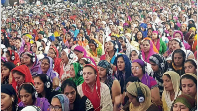 10,000 tune into headphones at Ulhasnagar kirtan gathering