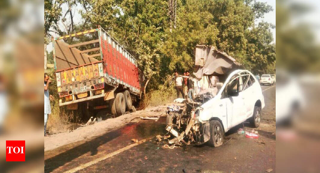 7 killed, 9 injured in cartruck crash in Mansa Chandigarh News