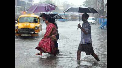 Heavy rain lashes Gangetic West Bengal, Indian Met department says more in store