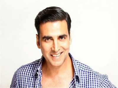 Akshay Kumar, IPS officer 'sweeten' Diwali of cops' families | Hindi ...