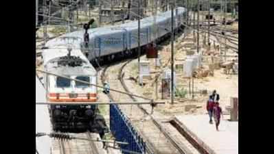 <arttitle><em/>81 trains running in Southern Railway’s jurisdiction to be speeded up starting Nov 1</arttitle>