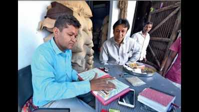 Traders resume business on Labh Pancham