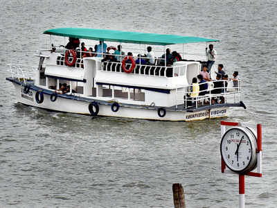 Fort Kochi to Vypeen: Boat service to begin in a week | Kochi News - Times  of India