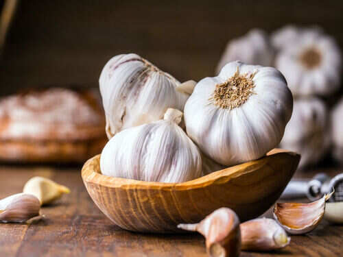 Garlic danger alert: Reasons why it can be poisonous | The Times of India