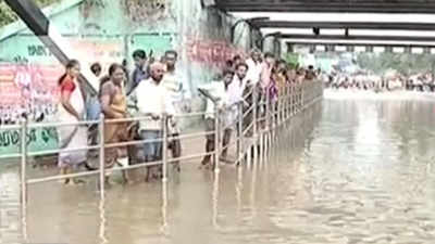 Chennai: Incessant rains continue, 5 people killed
