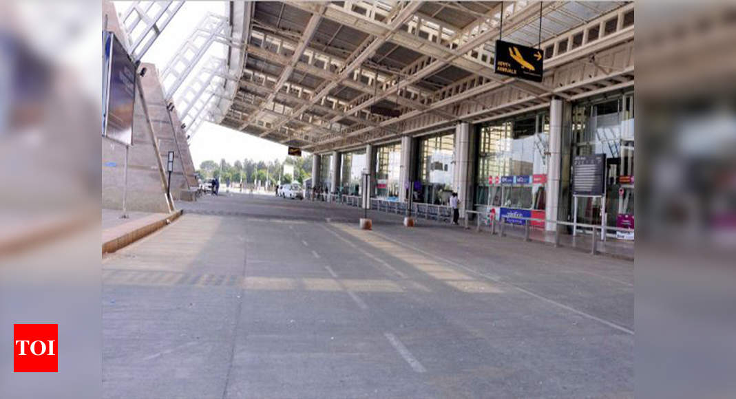 Kutch industries demand new international airport at Kandla | Rajkot