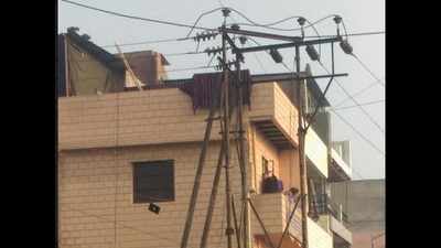 Couple die after electrocution due to faulty transformer in Jaipur