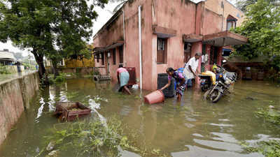 Heavy rainfall in Chennai creates havoc; EPS, OPS keep mum