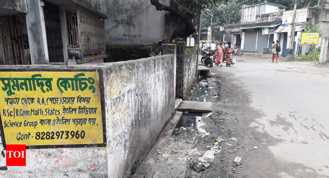 Choked drain, unbearable stench, Bagpota Road Times of India