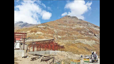 NGT’s Rohtang ban main issue in Manali, but parties wary