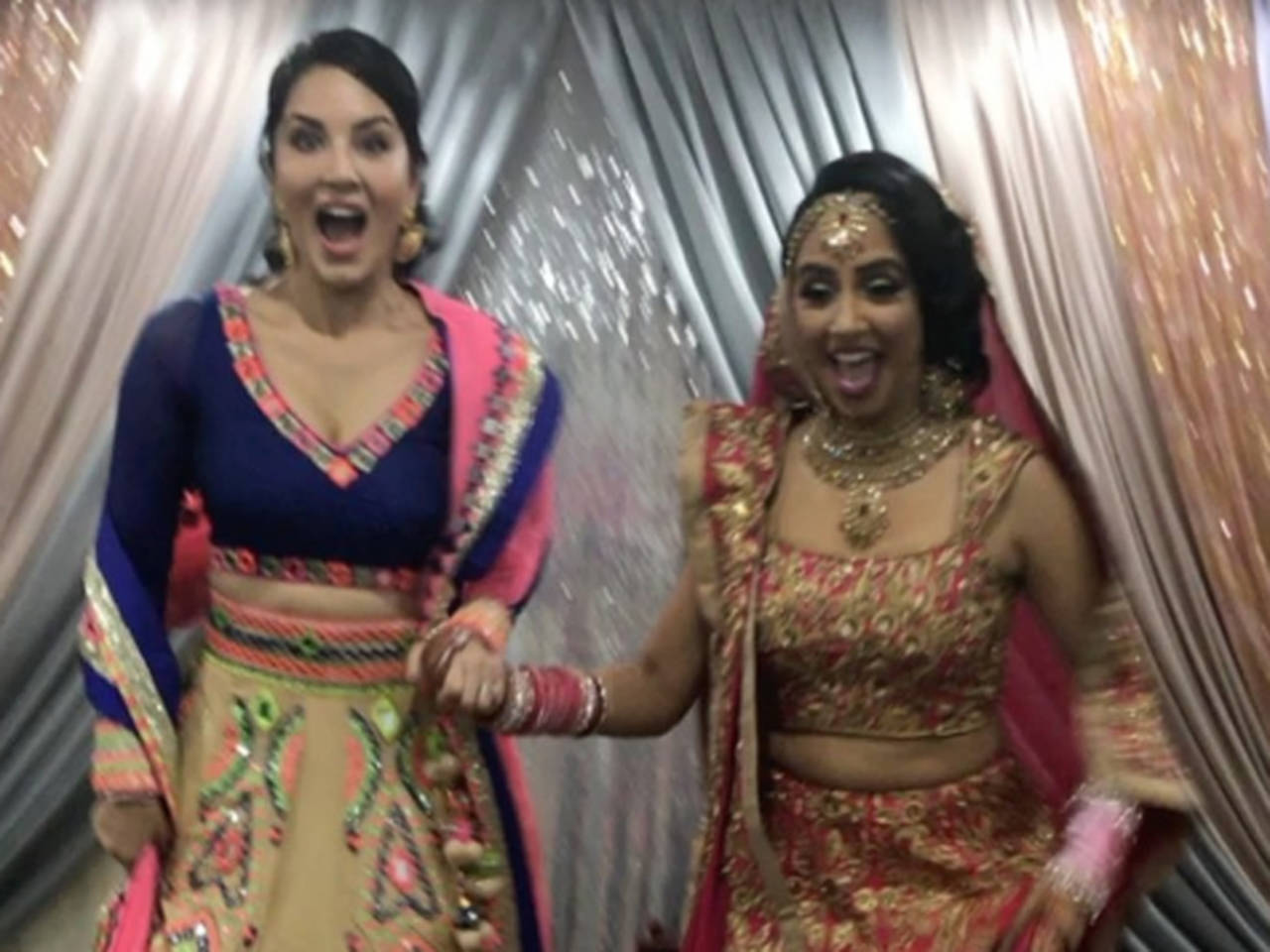 PICS Sunny Leone has a blast at her sisters wedding in Canada pic