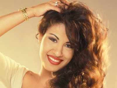 Record 4,500 people attend Selena's Quintanilla Walk of Fame star event ...