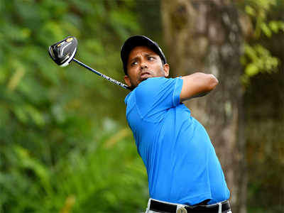 Chawrasia begins with 66 as he defends title in Manila