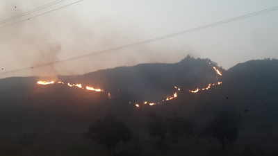 Major fire breaks out at Kharghar hill, sector 35