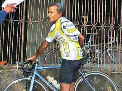 Veteran cyclist Ashok Khale passes away