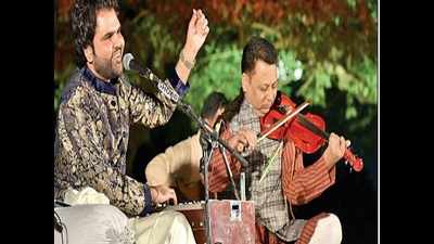 Ghazal singer Jazim weaves magic with mellifluous voice