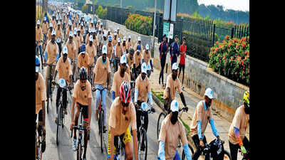 Citizens walk, climb, cycle to save future