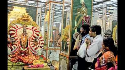 Proximity to deity should be same for all: Madras HC