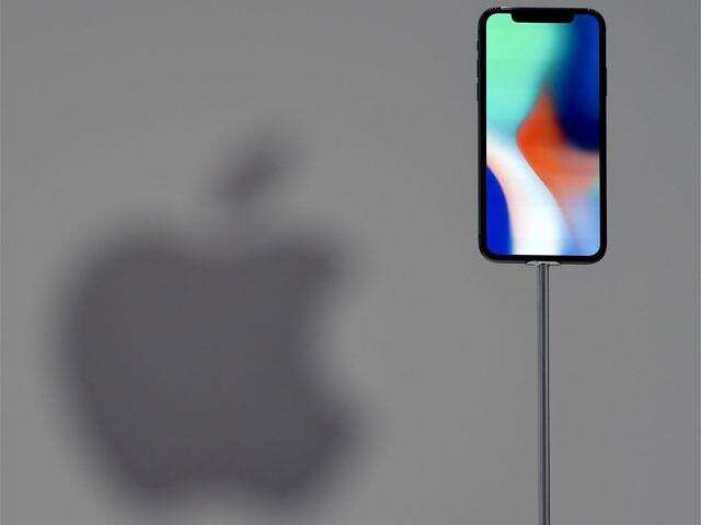 Analyst predicts the iPhone's home button will soon disappear Analyst predicts the iPhone's home button will soon disappear